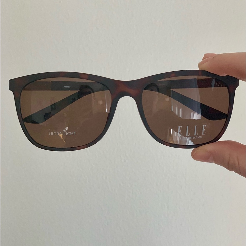 NWT Elle sunglasses
